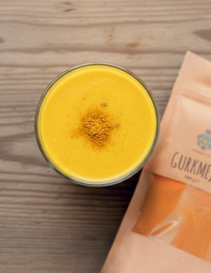 Golden Mango Smoothie med Ingefära & Gurkmeja