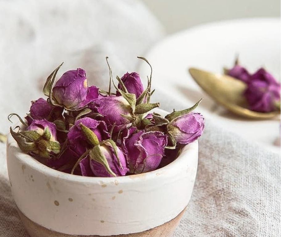 Rosenknoppar EKO 1kg storförpackning – Ätbara blommor för grossister – produktbild